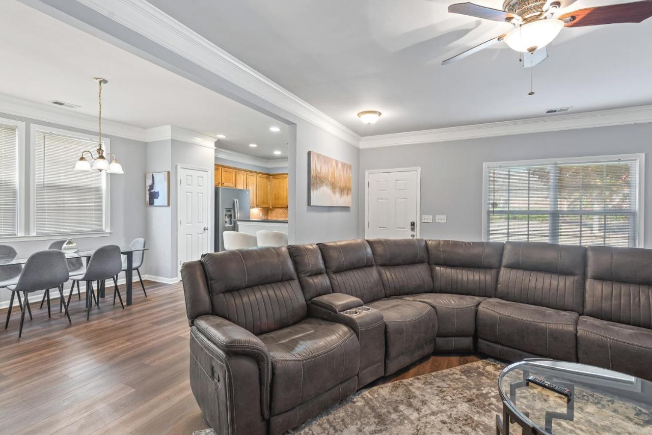 Вилла Calming Grey Townhouse With Jacuzzi Bathtub Атланта Экстерьер фото